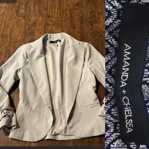 0104| Like New | Amanda and Chelsea | Gray Blazer | Size 2 |